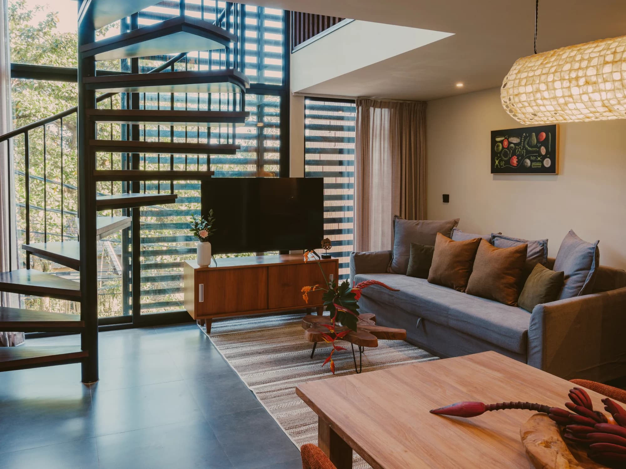 Spacious studio mezzanine apartment with relaxed living area